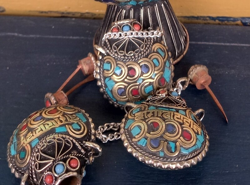 Pendant perfume bottle