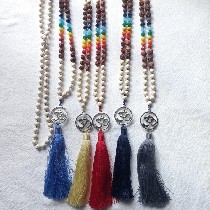 Chakra mala1 turq