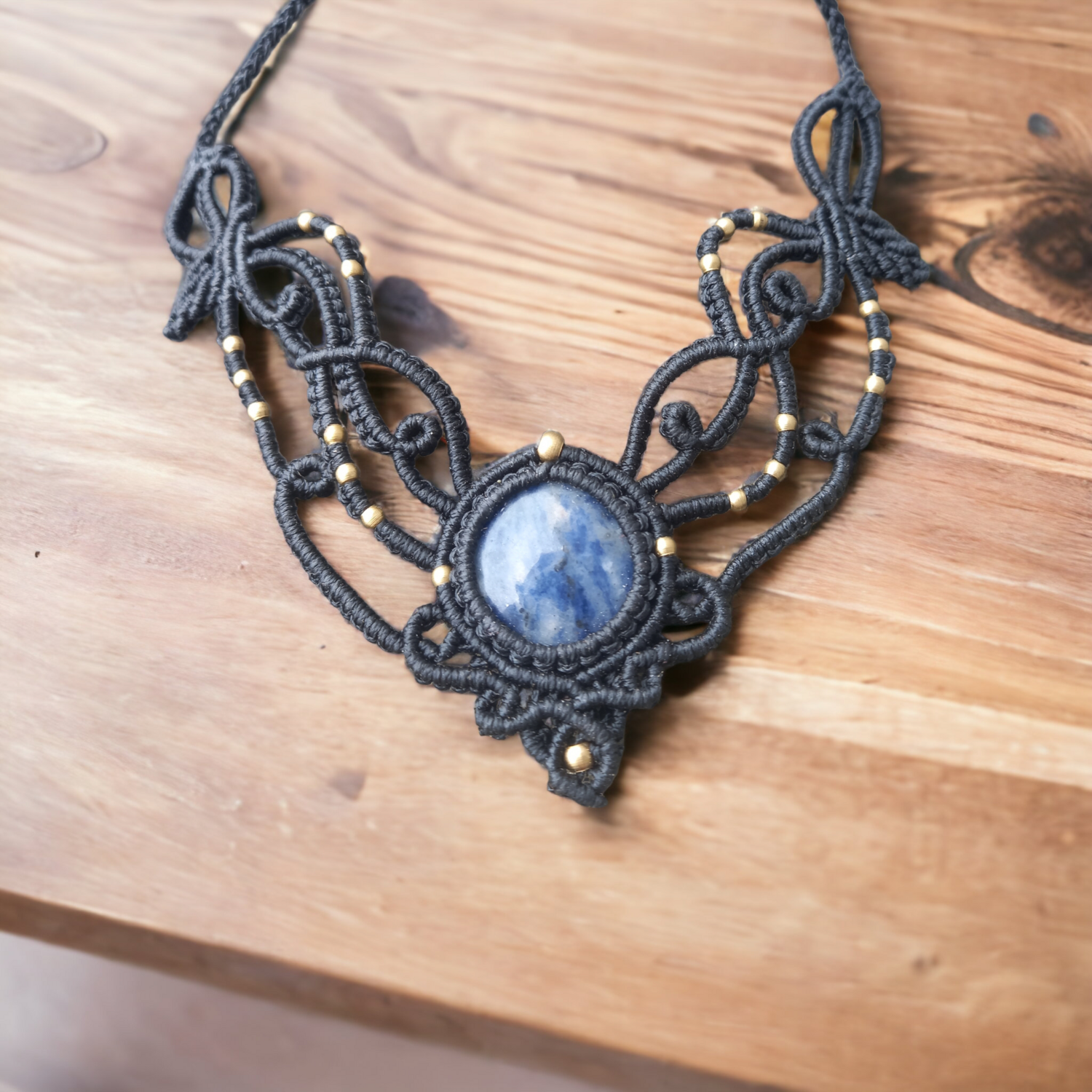 Macrame:Necklace Lapis Lazuli 