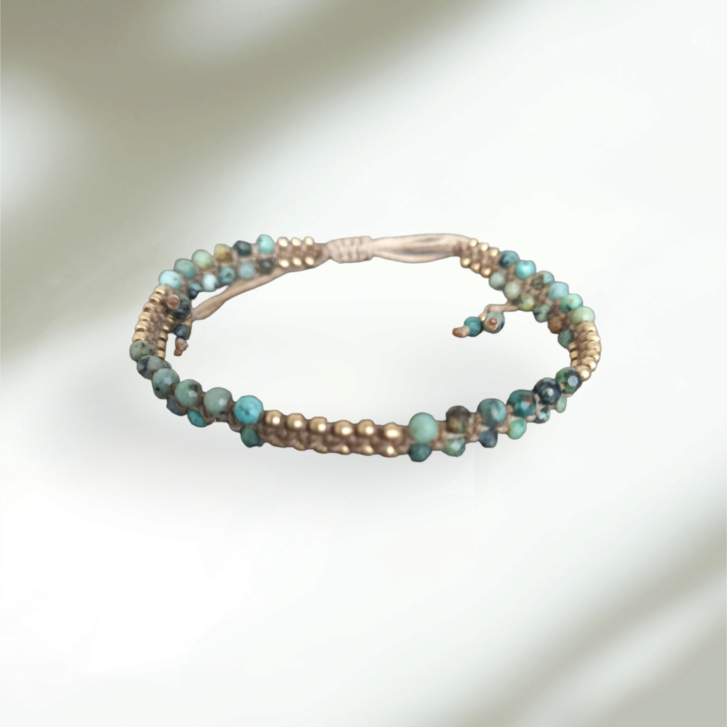 MC05. Macrame Turquoise bracelet 