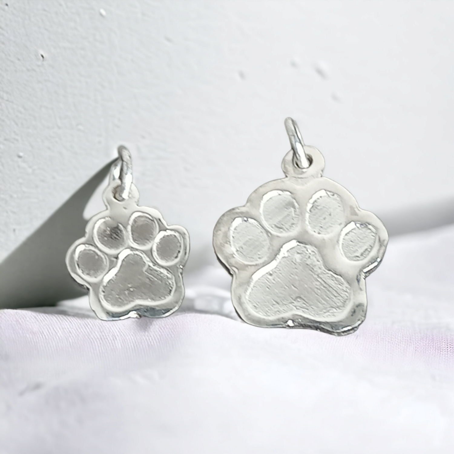 Dog paw(13x15mm)