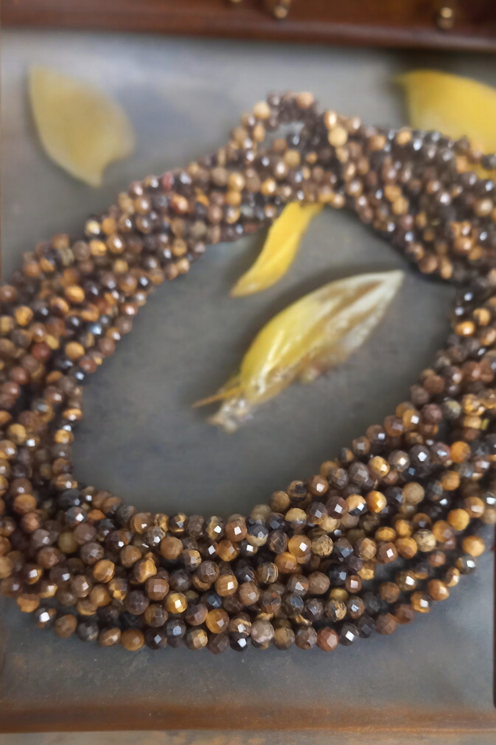 Tiger eye. 3.4mm