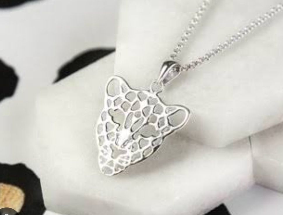 Leopard head pendant 
