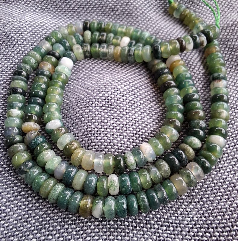 Emerald 2x4mm 