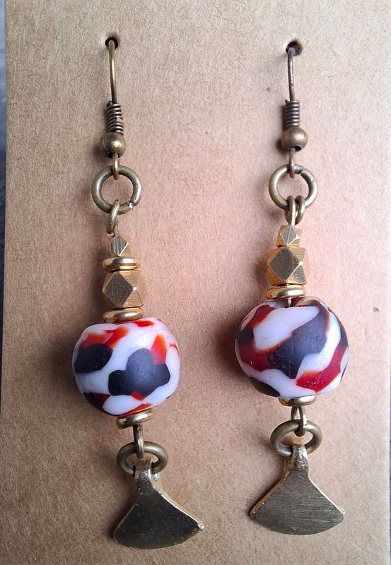 BR005: Brass &amp; Krobo beads