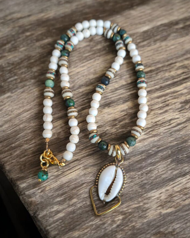 Cowry shell necklace 