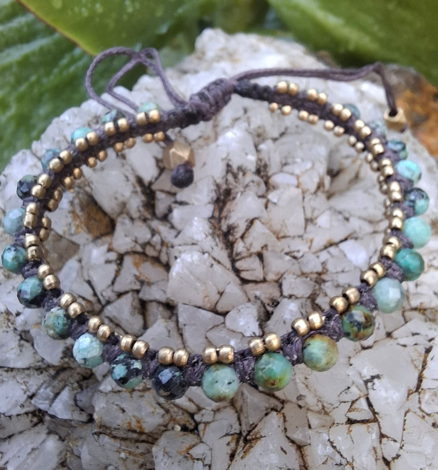 MC01. Macrame African Turquoise bracelet