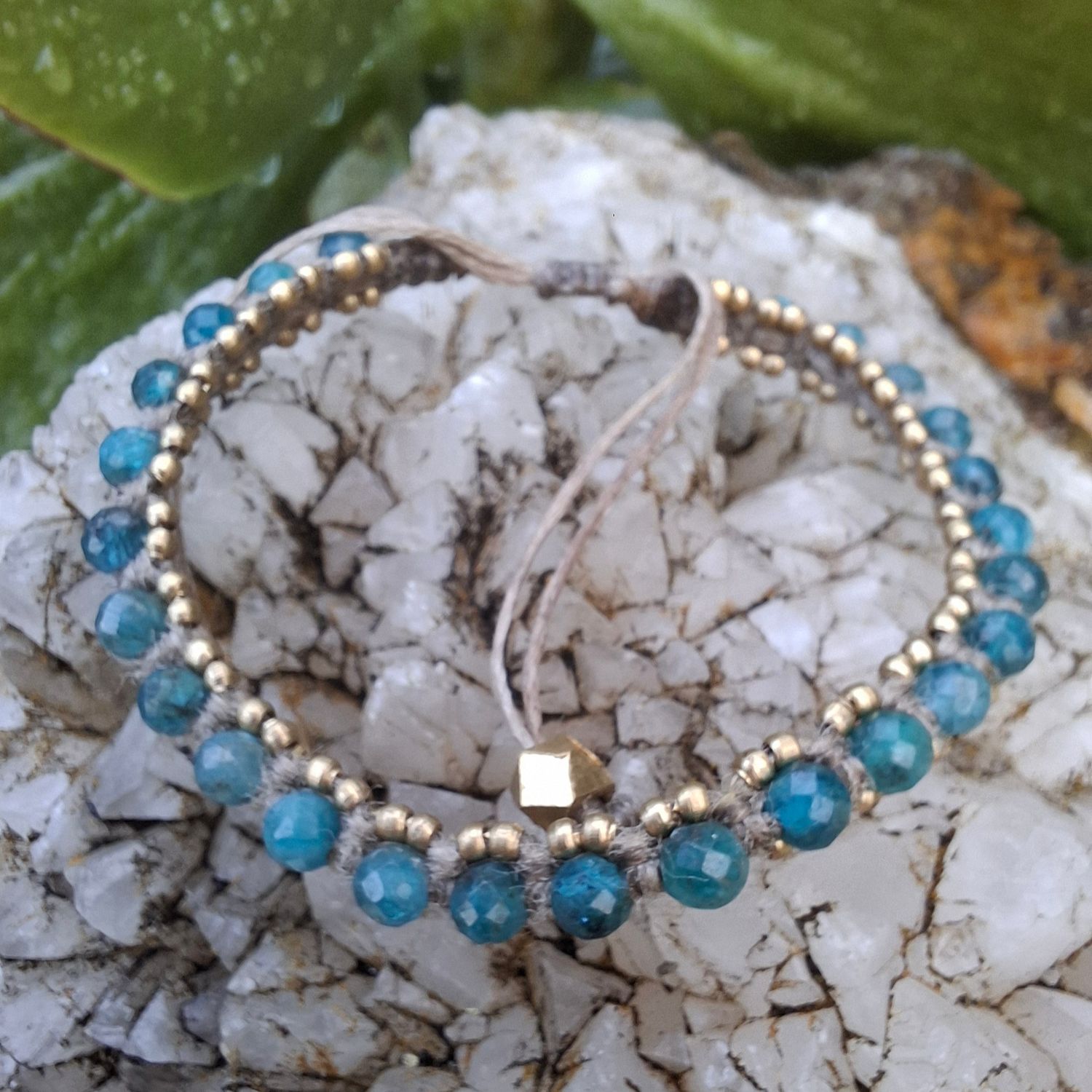 MC02. Macrame Appatite bracelet