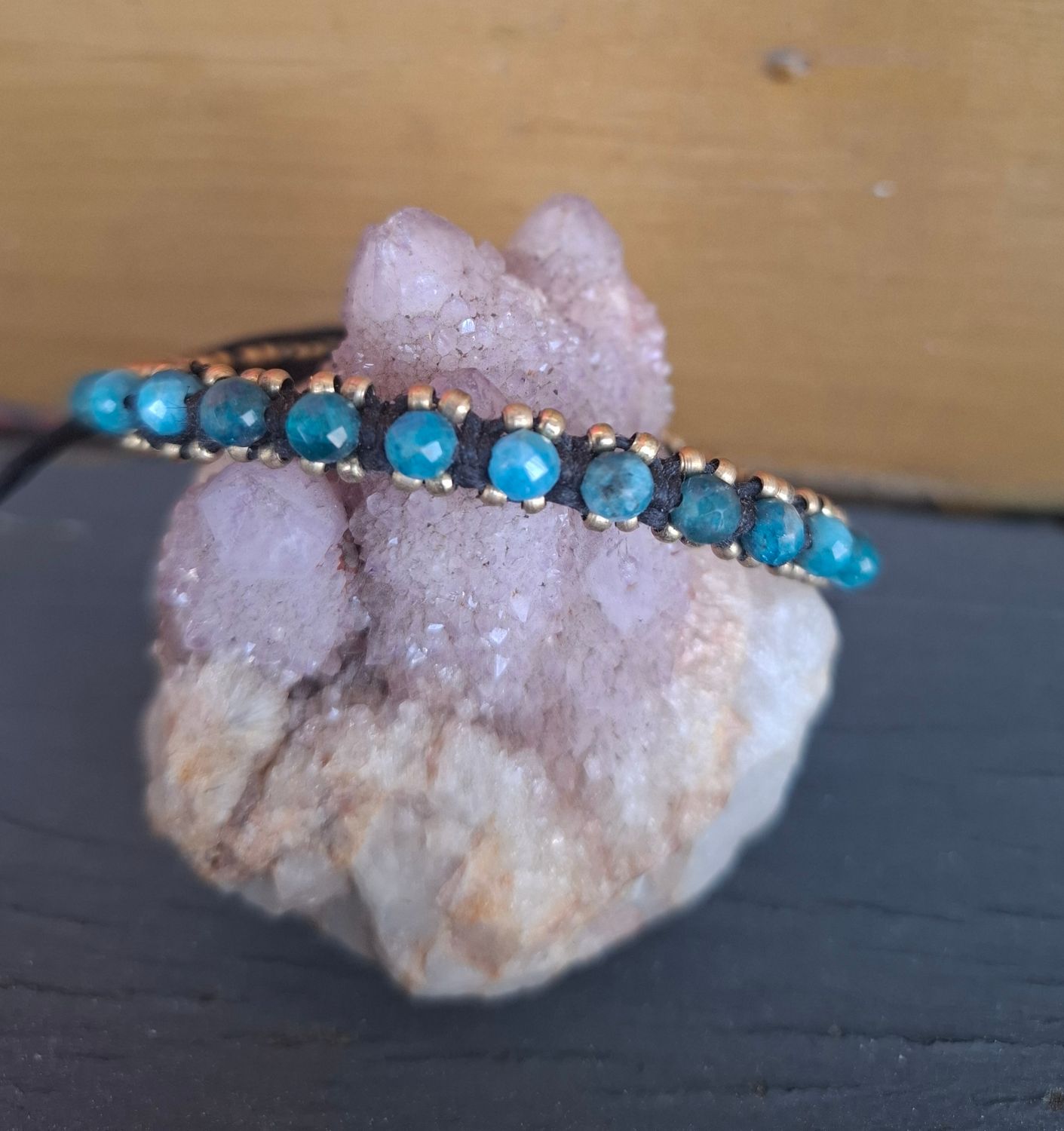 MC08. Macrame Blue Apatite 