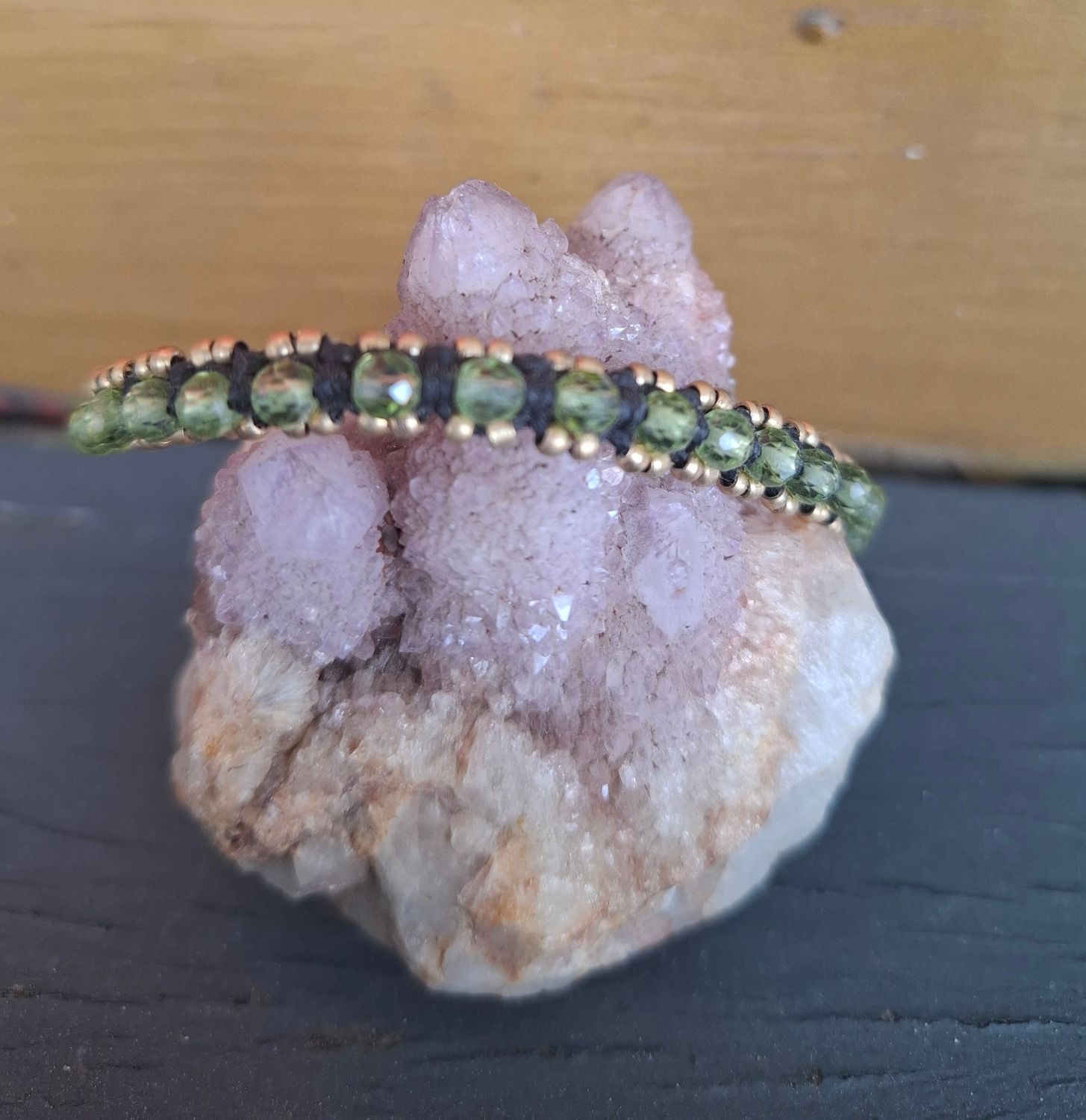 MC08. Macrame Peridot