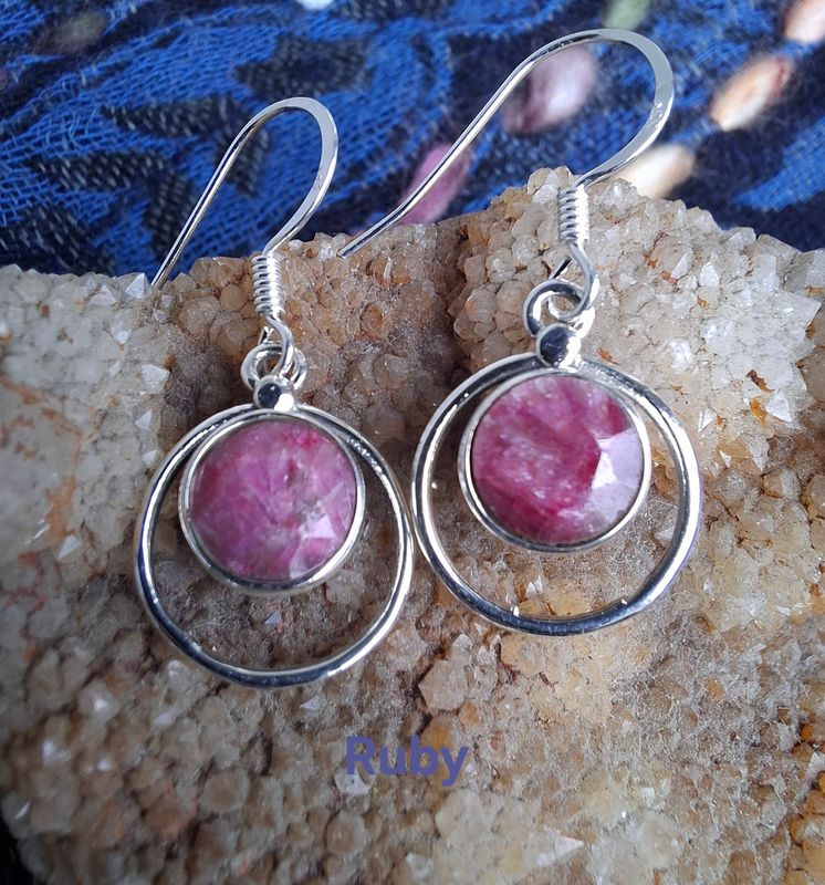 925 Sterling Siver: Ruby