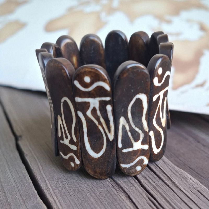 Batik009 : Batik Bone Bracelet