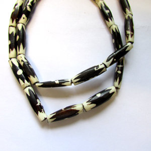 Afri004: Batik Bone