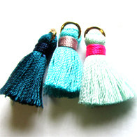 tas042:  Turquoise Tassle  2cm (20 pieces)