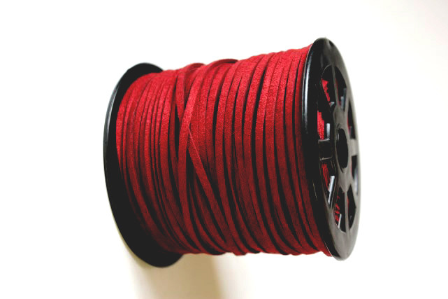 su026: Suede Maroon 3mm(100m)