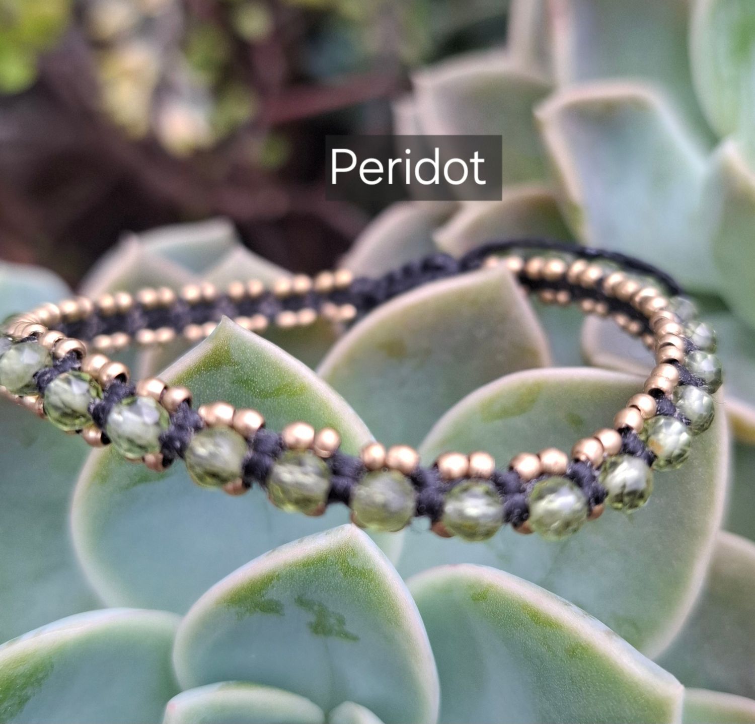 MC08. Macrame Peridot 