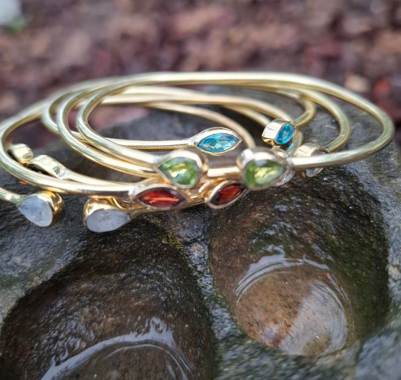  BBK06:Brass bracelet Topaz 