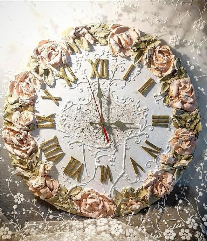 ساعة خشب