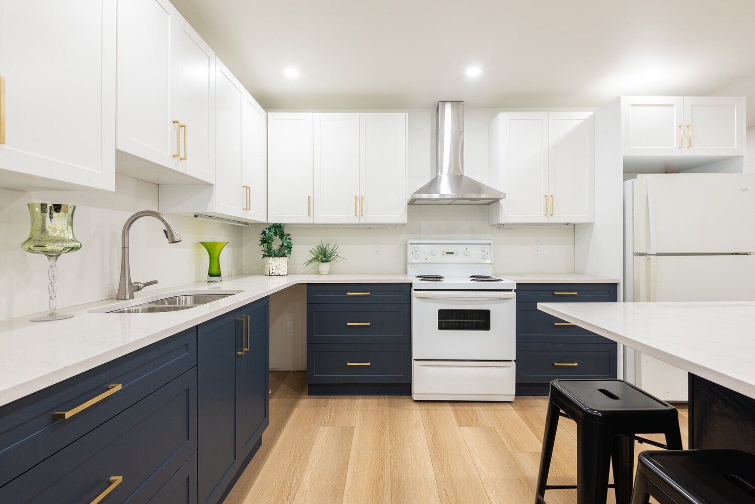 4 Renwick St.