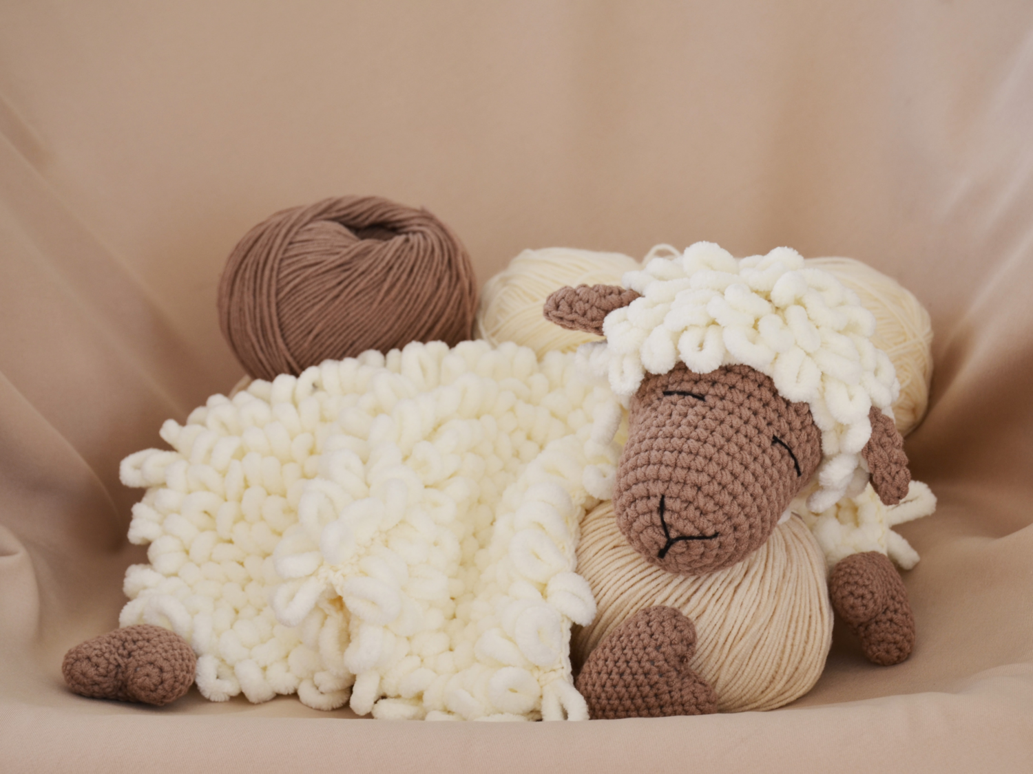 Baby lovey crochet pattern, lamb baby security blanket handmade, comforter sheep first soft toy, amigurumi pattern, baby boy girl gift