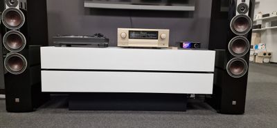 Spectral Brick – Premium Heimkino/Hifi Möbel mit smarter Integration
