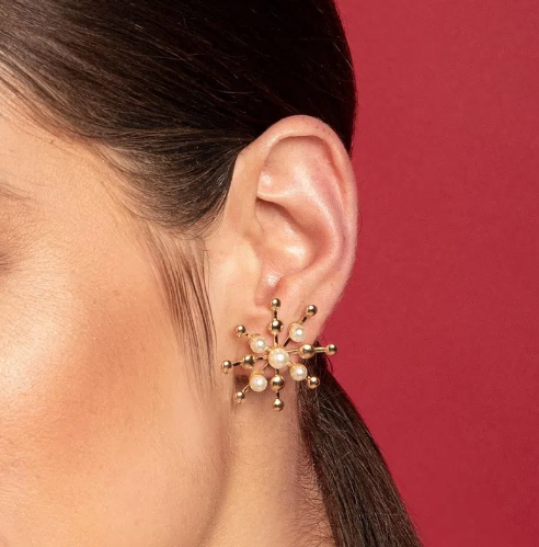 Gold-plated shiny star earring with pearls
