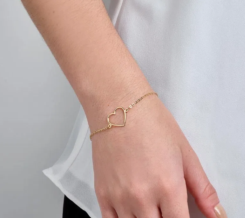 Gold-plated heart outline bracelet