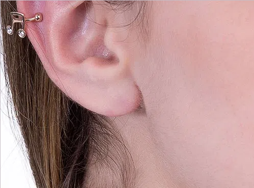 Gold plated music piercing earring with zirconia