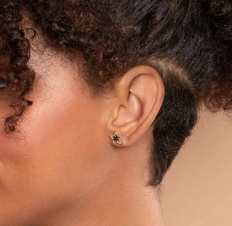 Gold-plated star earring with zirconia