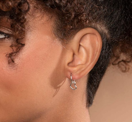 Rhodium-plated heart huggie earring
