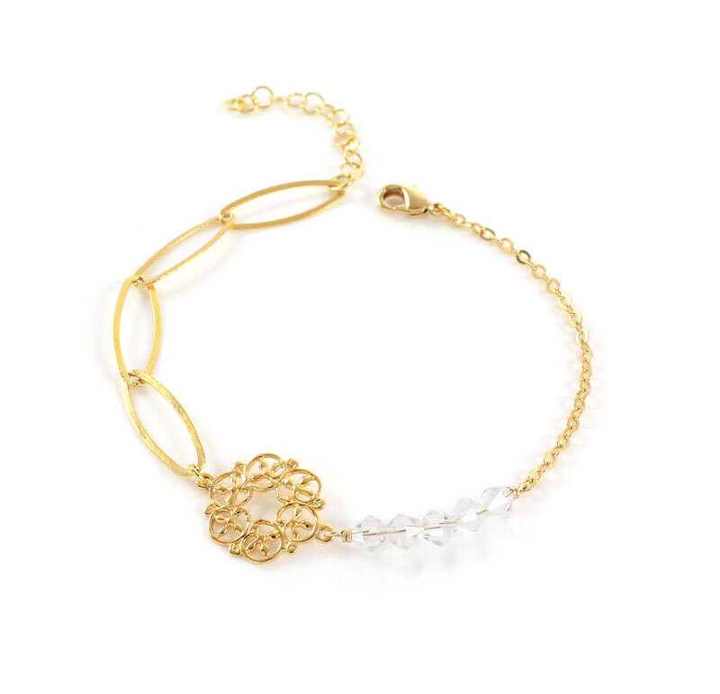 Gold-plated flower bracelet with clear Swarovski crystals