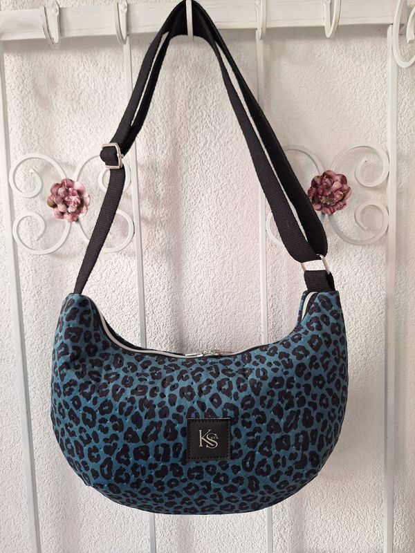 Halfmoonbag Samt Leo