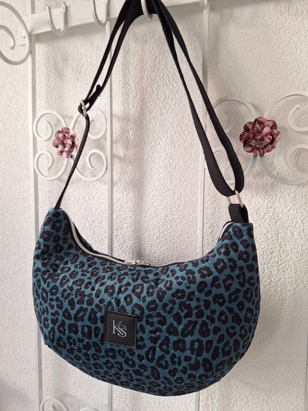 Halfmoonbag Samt Leo