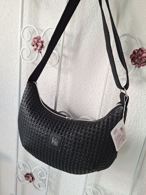 Halfmoonbag Schwarz Flechtoptik