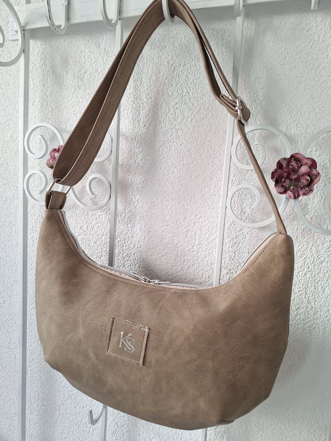 Halfmoonbag Graubeige