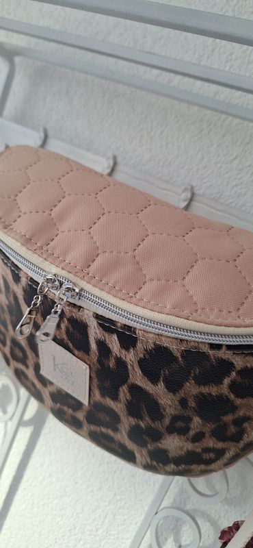 Crossbodybag Leo / Hellbeige