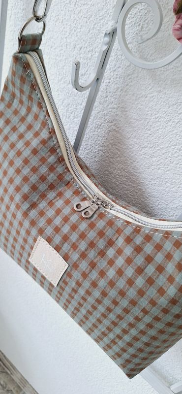 Hobobag Vicky Karo Olive / Braun