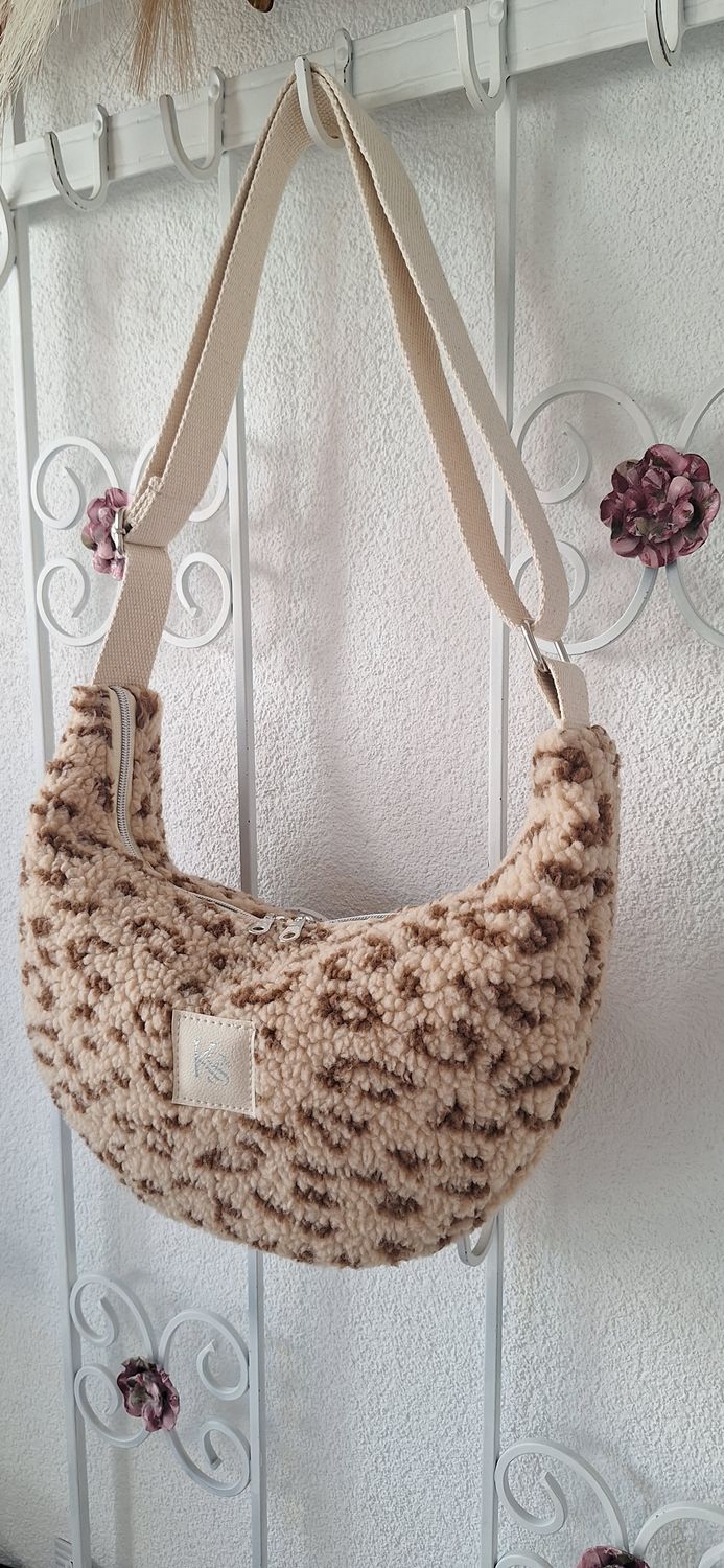 Halfmoonbag Teddy Leo