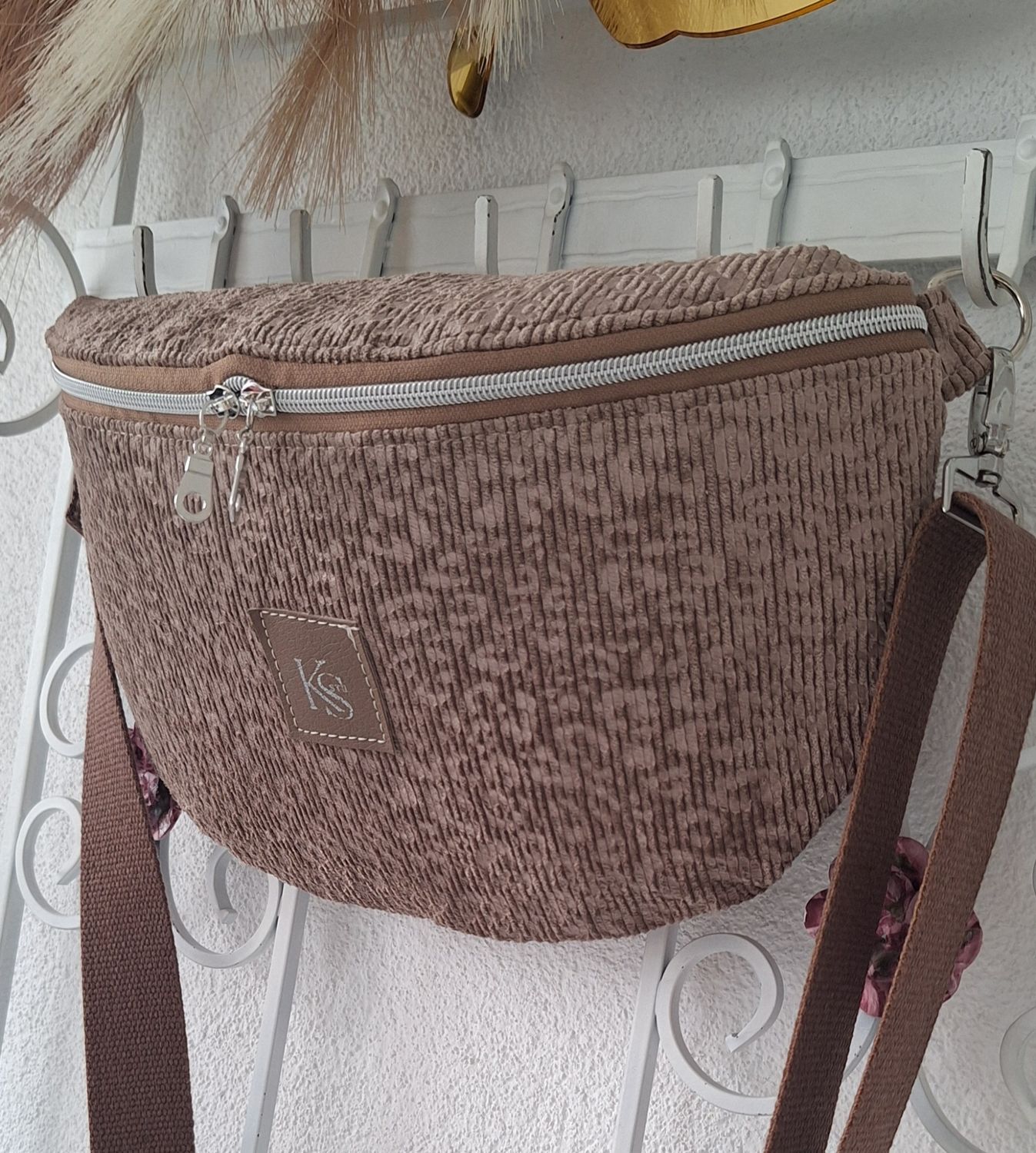 Bodybag Cord Leo Taupe