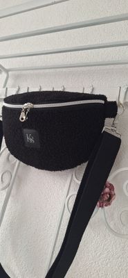 Bodybag Bouclè Schwarz