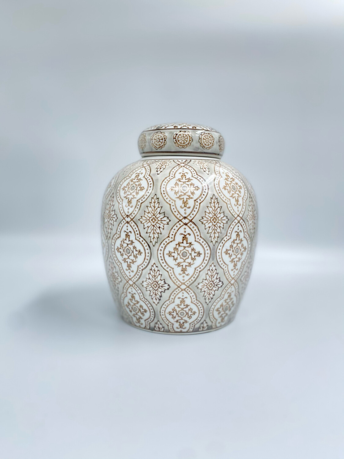 Vaso con coperchio Blanc Mariclo' serie "Kreisleriana" in porcellana