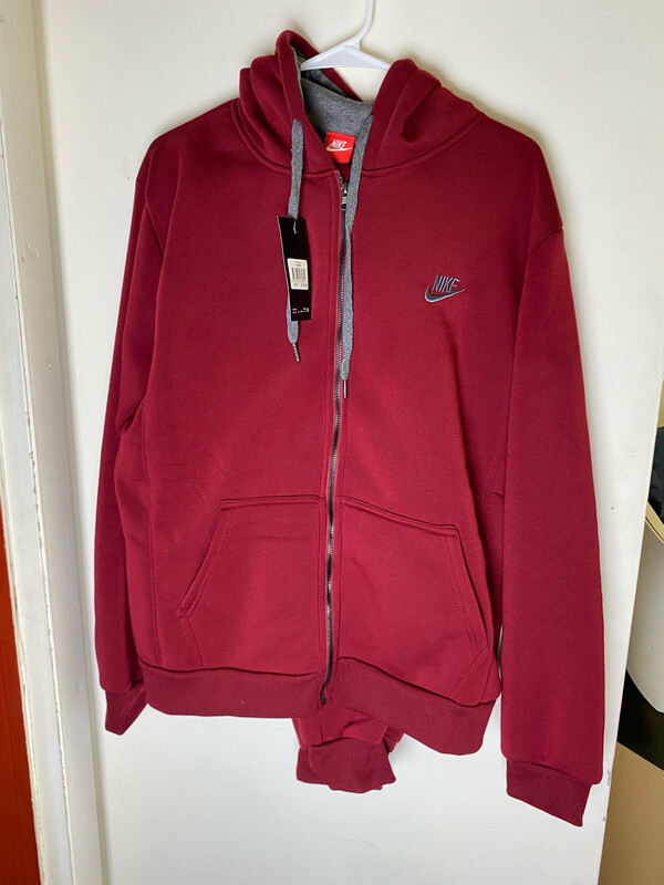 NIKE JOGGER SWEATSUIT