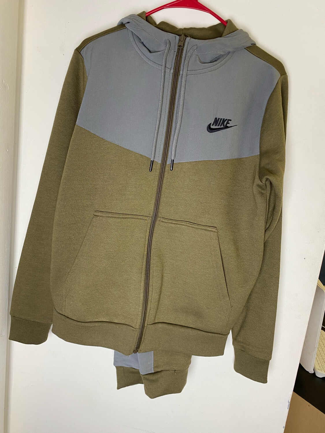 NIKE TECH SWEATSUITS