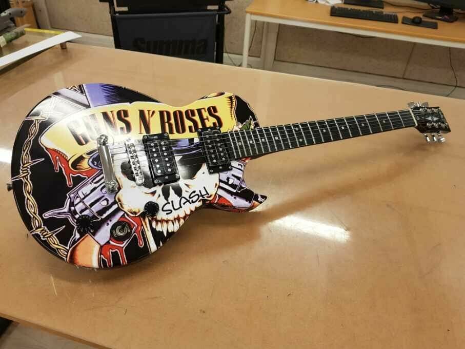Electric guitar: Guns N Roses Model 1