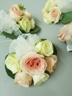 Corsage Package - Quantity 6