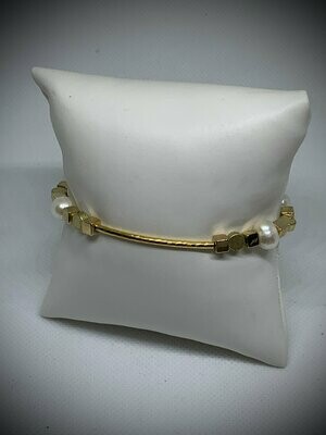 The Laurie Gold and Pearl Bracelet
