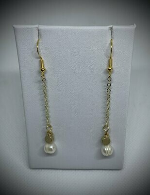 The Laurie Freshwater Pearl Drop Earring
