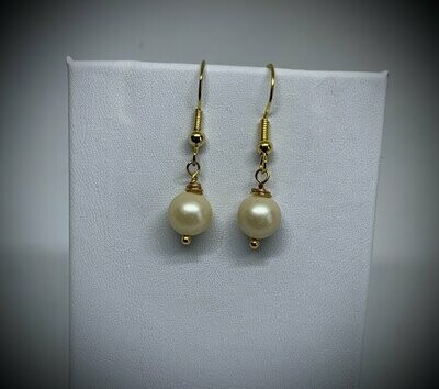 The Bridal Pearl Earring