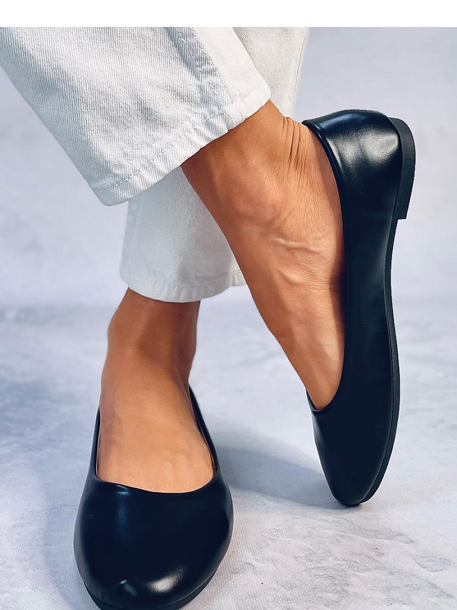 Mustat ballerinat - Inello