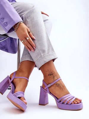 Violetit korkokengät